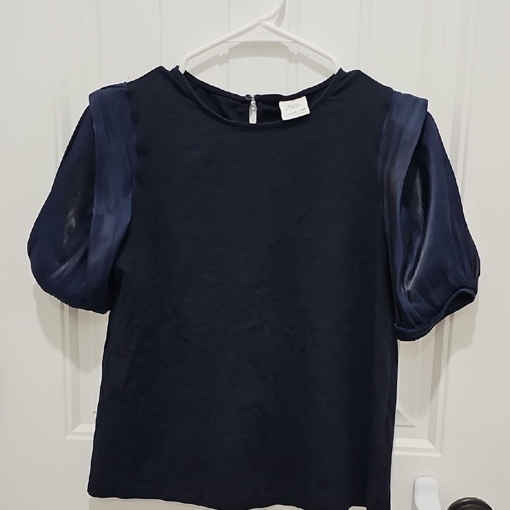 Boxy Blue Blouse with Puff Sleeves and Round Neckline